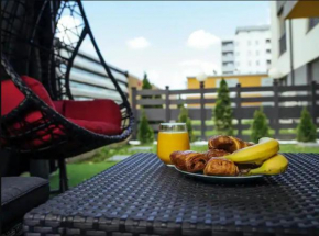 Cozy Special Pallady Apartament with Garden & Courtyard